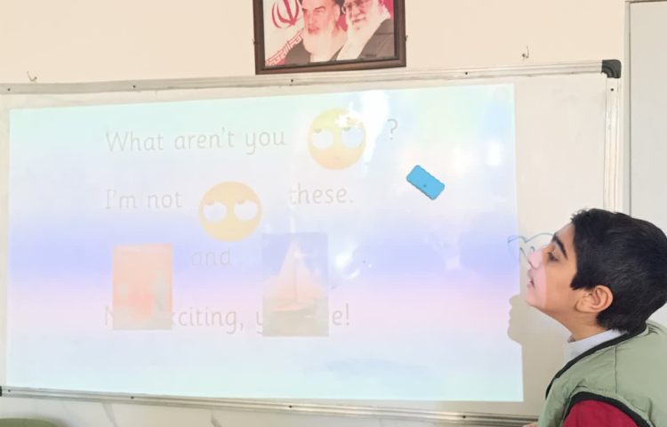 انجام فعالیت‌های کتاب و تمرین شعر در زنگ General English 3