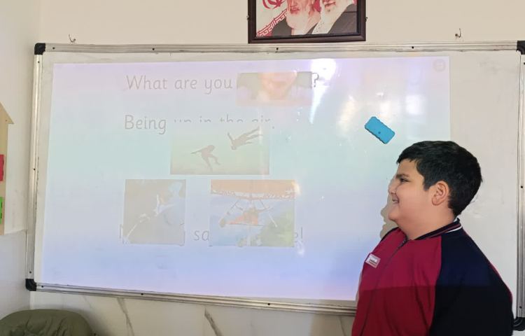 انجام فعالیت‌های کتاب و تمرین شعر در زنگ General English 4