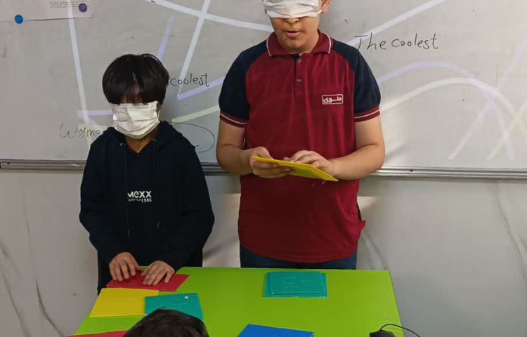 انجام فعالیت‌های کتاب و تمرین مبحث integers در زنگ Math