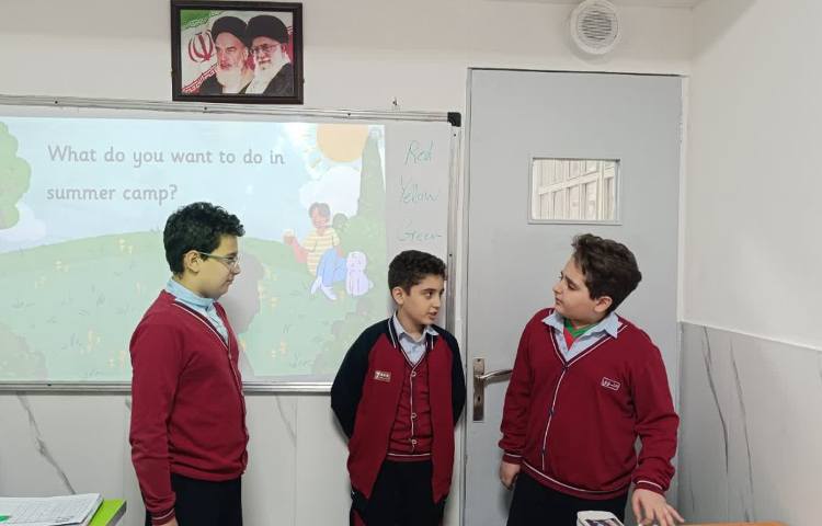 انجام فعالیت‌های کتاب و تمرین مکالمه در زنگ General English 2