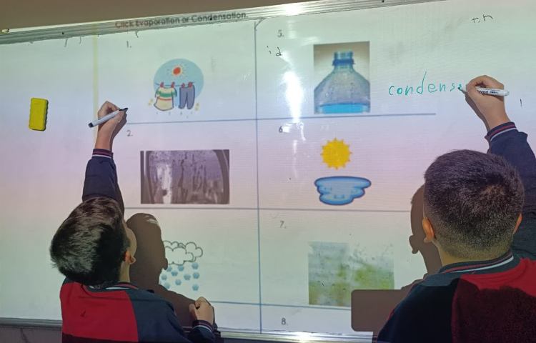 انجام فعالیت‌های کتاب و تمرین مکالمه در زنگ General English 3