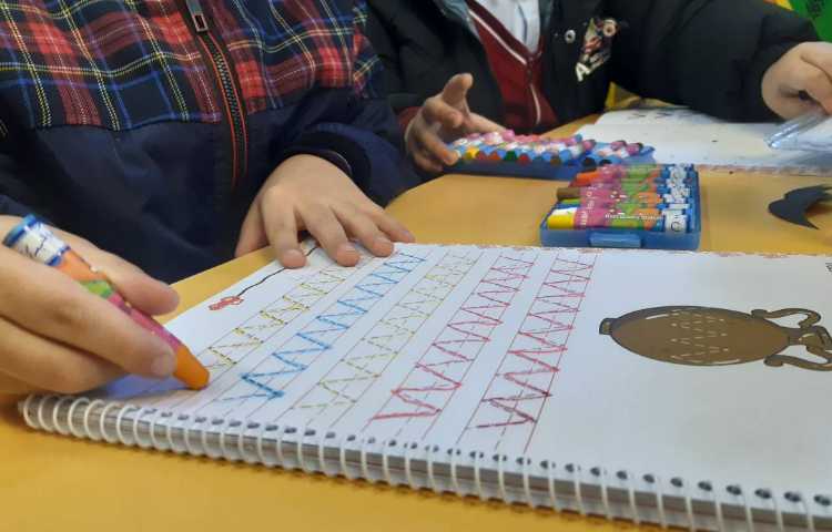 *انجام فعالیت‌های کتاب Math و Pencil Control 2