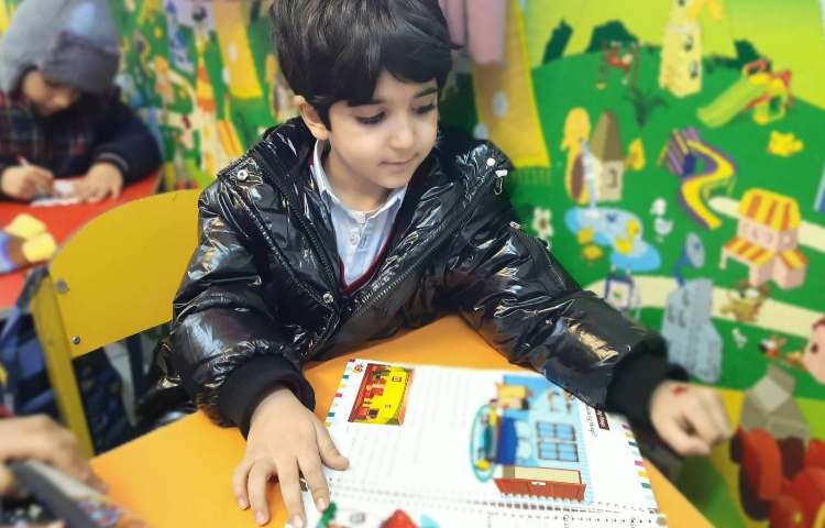 انجام فعالیت‌های کتاب Science و Pencil Control 2