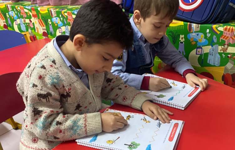 انجامِ فعالیت های کتاب Pencil Control 1