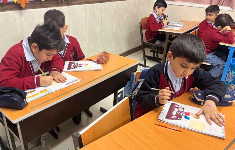 انجام فعالیت‌های کتاب Science 1