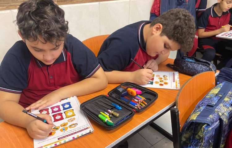 انجام فعالیت‌های کتاب Science 1