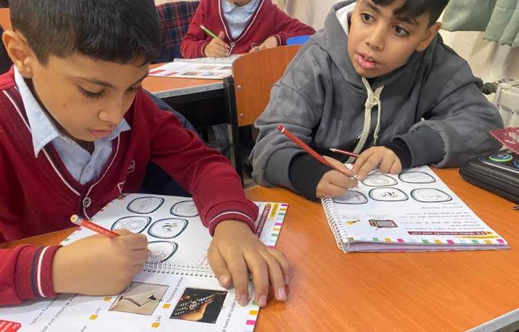 انجام فعالیت‌های کتاب Science 1