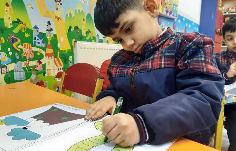 انجام فعالیت‌های کتاب Pencil Control 1