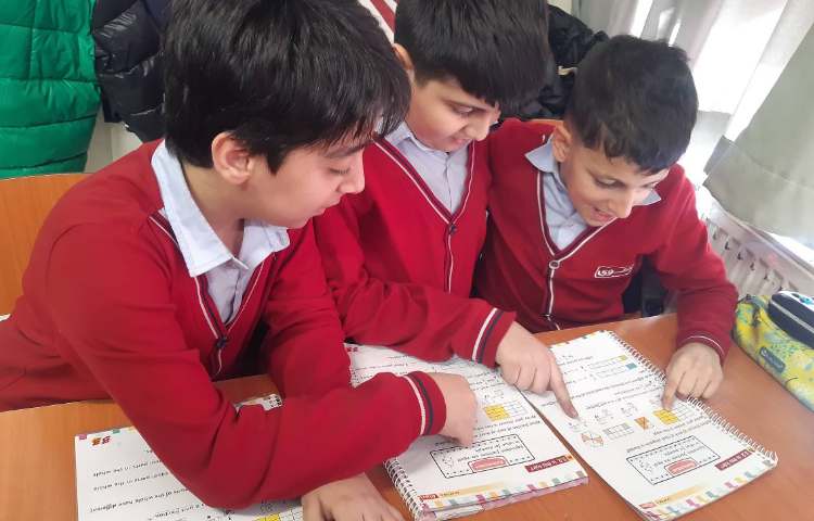 انجام فعالیت‌های کتاب Math 1