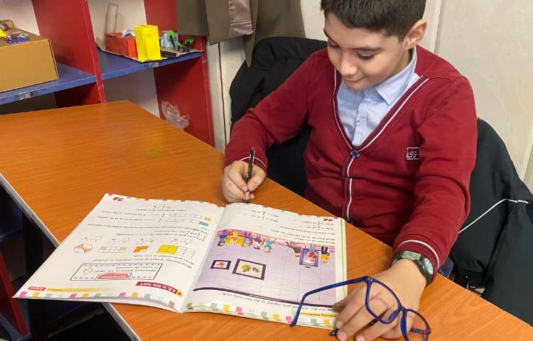 انجام فعالیت‌های کتاب Math 1