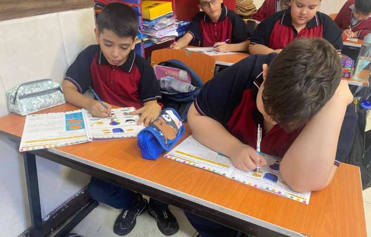 انجام فعالیت‌های کتاب Science 2