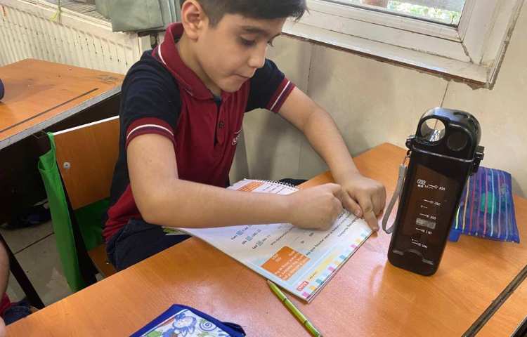 انجام فعالیت‌های کتاب Math 2