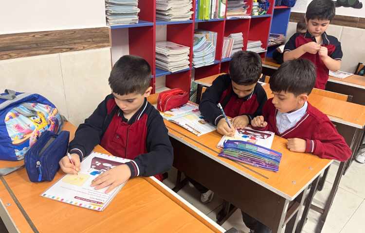 انجام فعالیت‌های کتاب Science 2