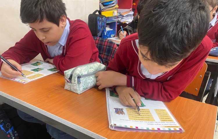 انجام فعالیت‌های کتاب Science 2