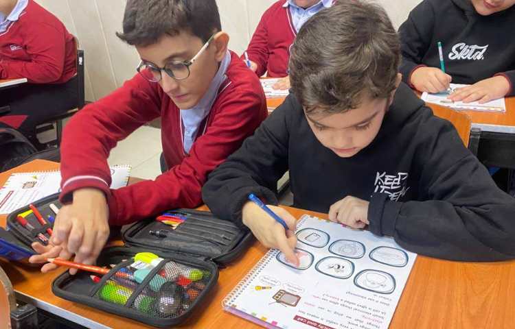 انجام فعالیت‌های کتاب Science 2