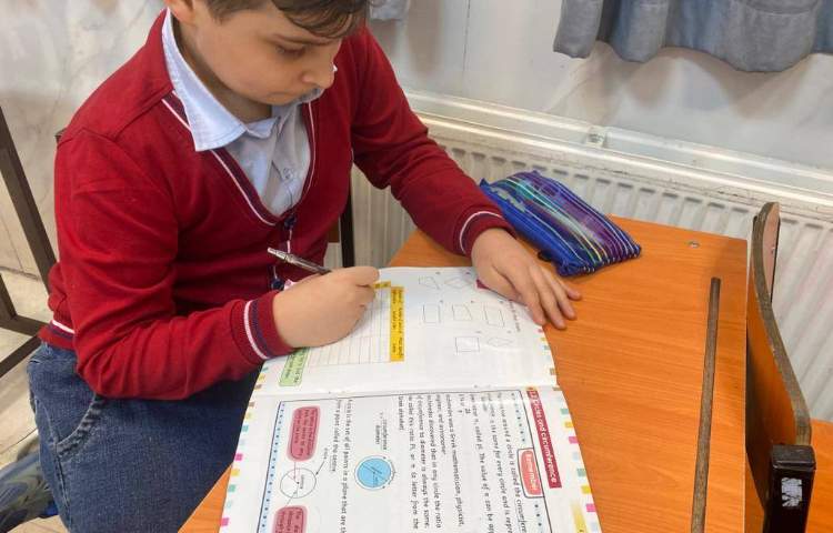 انجام فعالیت‌های کتاب Math 2