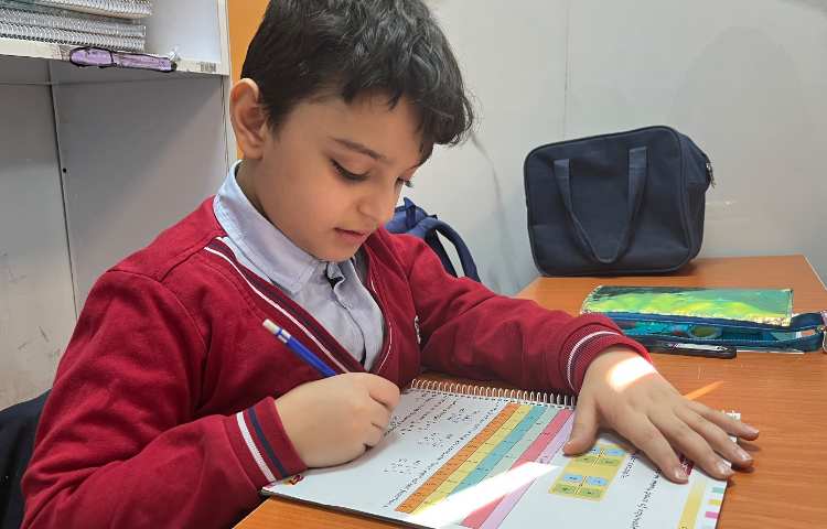 انجام فعالیت‌های کتاب Math 2