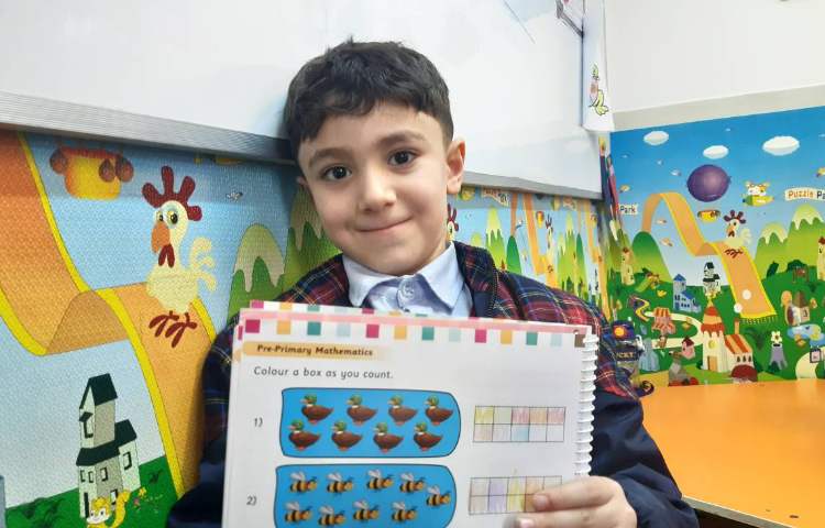 انجام فعالیت‌های کتاب Math 2