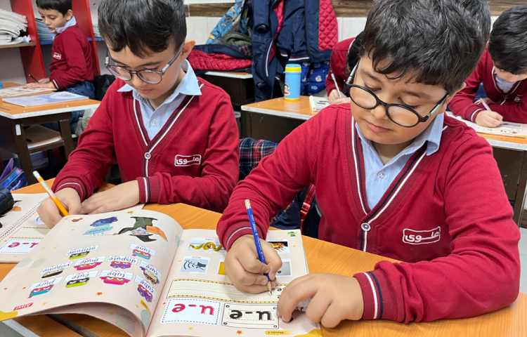 انجام فعالیت‌های کتاب ALV Phonics 3 3