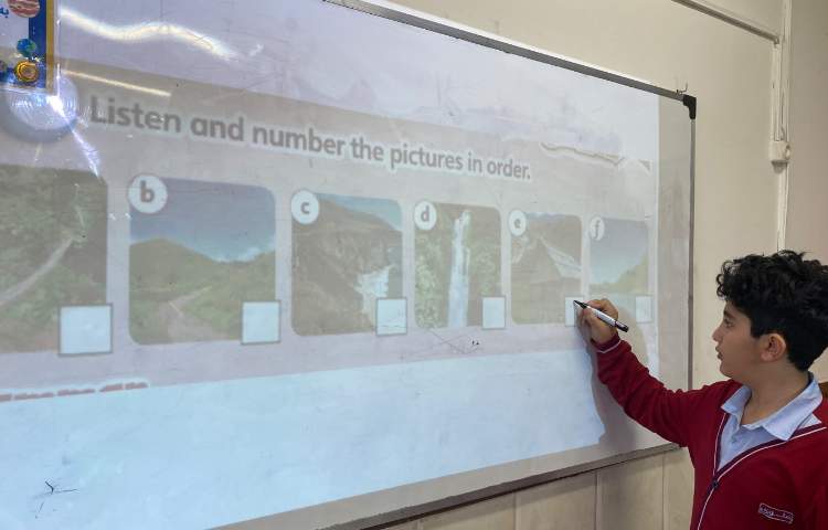 انجام فعالیت‌های کتاب Our Discovery Island 3 4