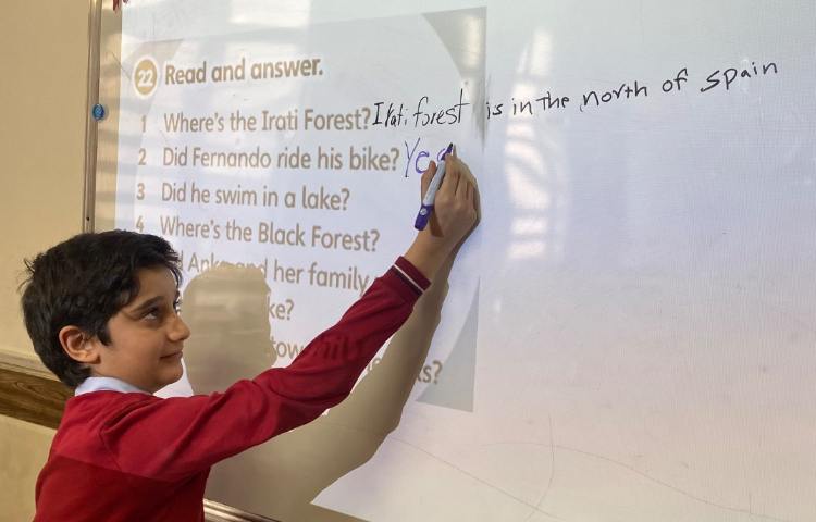 انجام فعالیت‌های کتاب Our Discovery Island 3 4