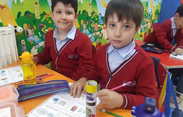 انجام فعالیت‌های کتاب Math 3