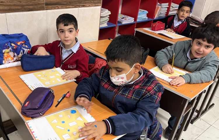 انجام فعالیت‌های کتاب Math 3