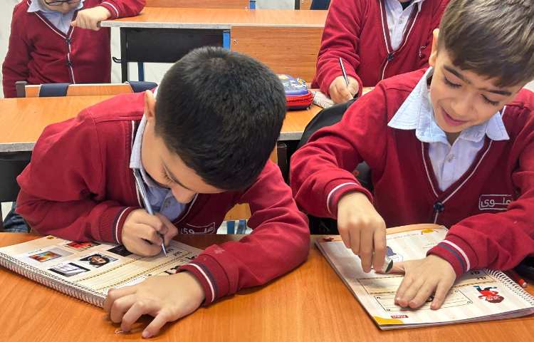 انجام فعالیت‌های کتاب ALV Phonics 3