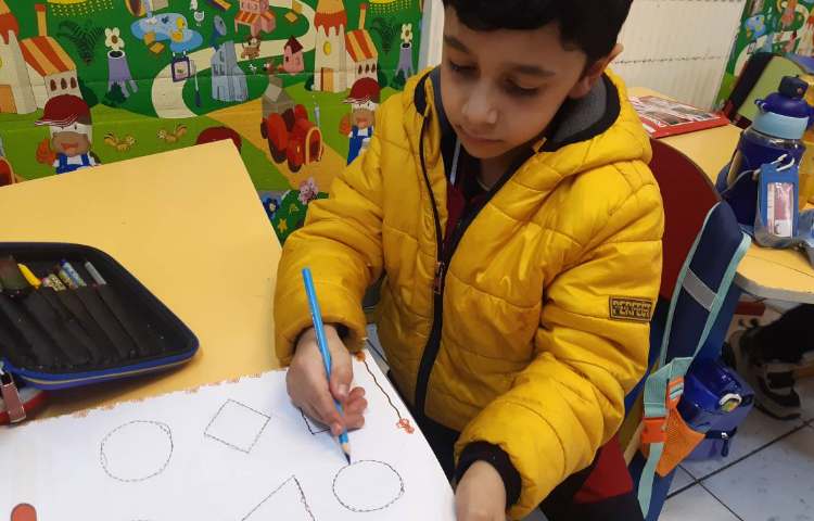 انجام فعالیت‌های کتاب Pencil Control 3