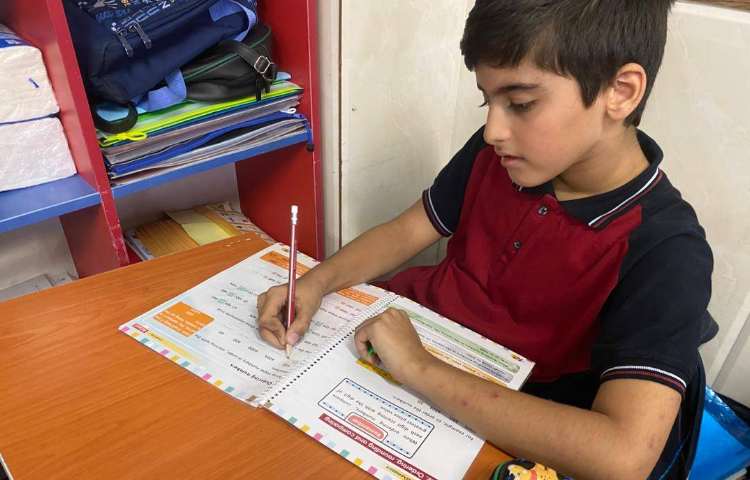 انجام فعالیت‌های کتاب Math 4