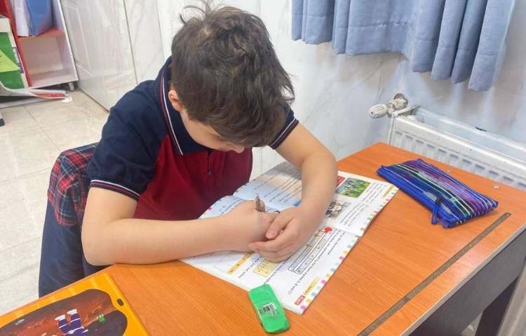 انجام فعالیت‌های کتاب Math 4