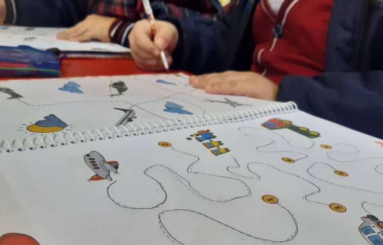 انجام فعالیت‌های کتاب Pencil Control 4