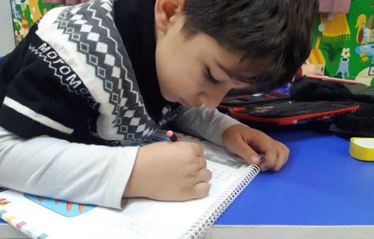 انجام فعالیت‌های کتاب Math 4