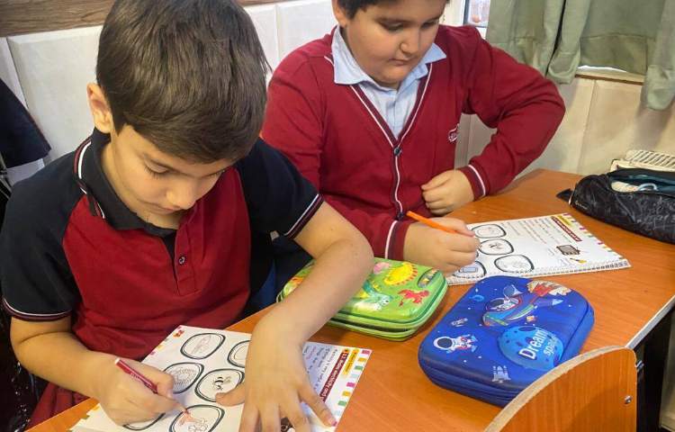 انجام فعالیت‌های کتاب Science 5