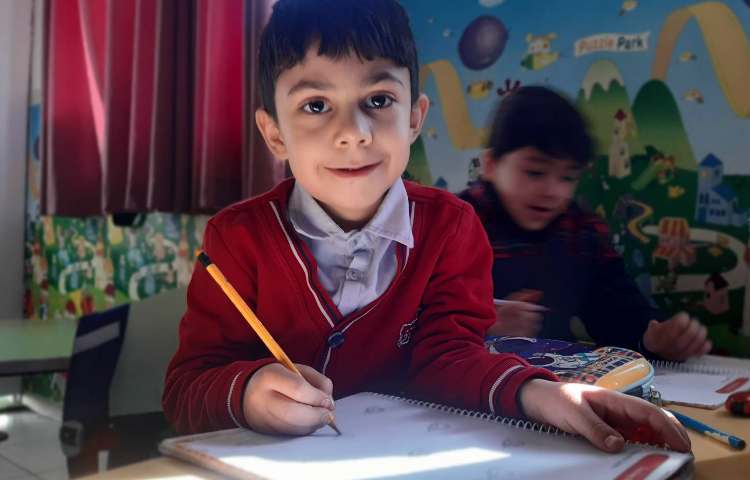 انجام فعالیت‌های کتاب Pencil Control 5