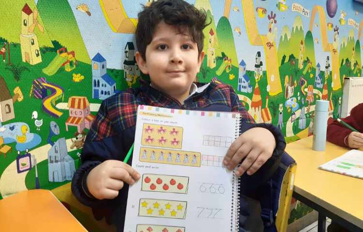 انجام فعالیت‌های کتاب Math 5