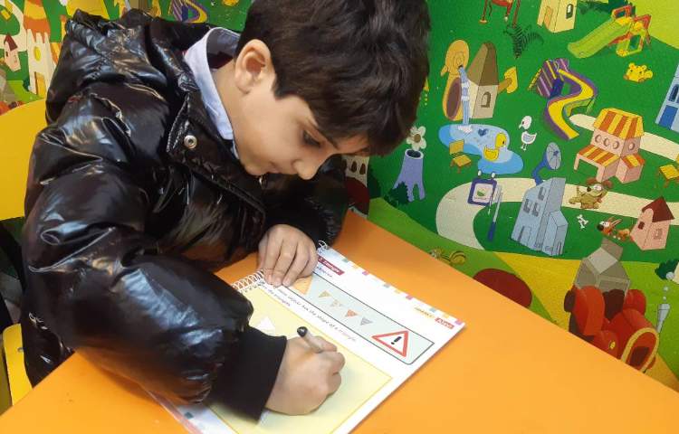 انجام فعالیت‌های کتاب Math 5