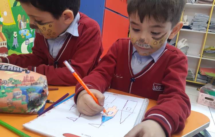انجام فعالیت‌های کتاب Pencil Control 5