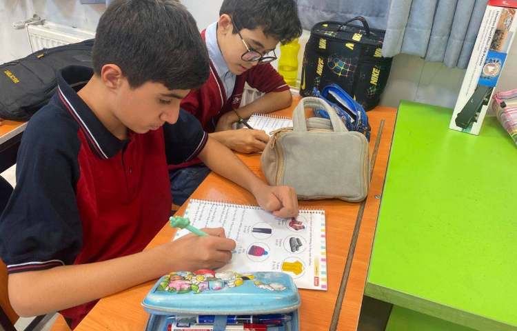 انجام فعالیت‌های کتاب Math