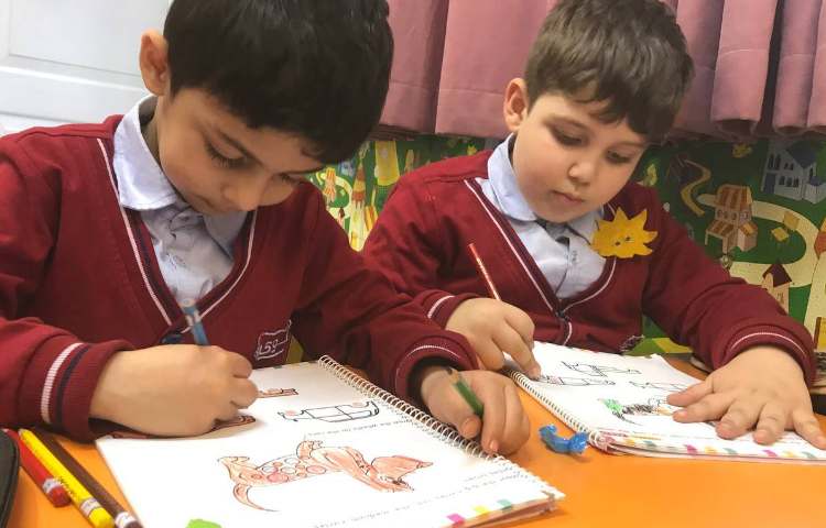 انجام فعالیت‌های کتاب Math