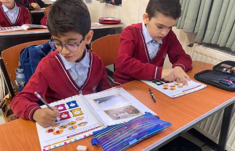 انجام فعالیت‌های کتاب Science