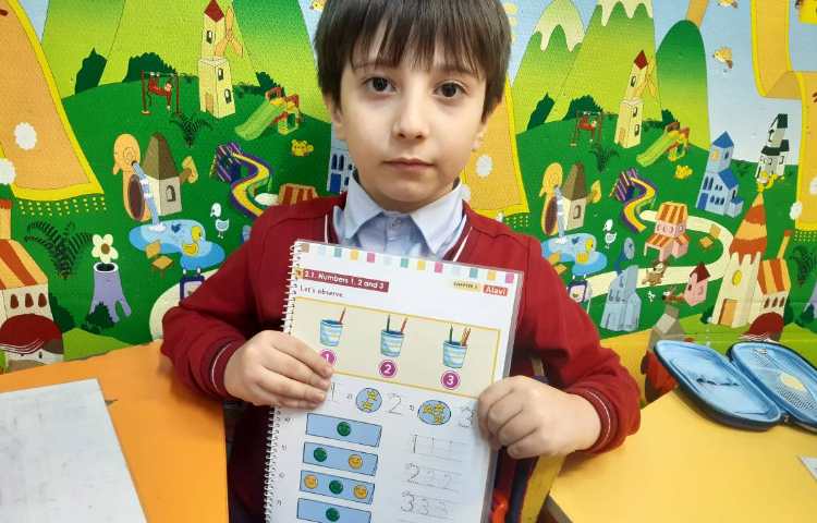 انجام فعالیت‌های کتاب Math