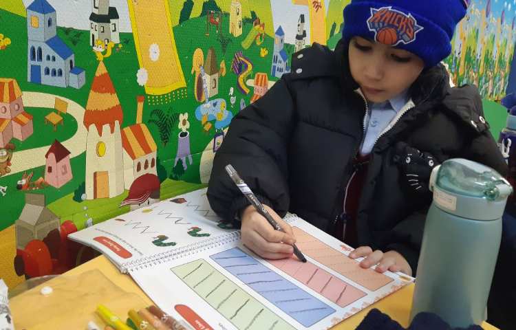 انجام فعالیت‌های کتاب Pencil Control