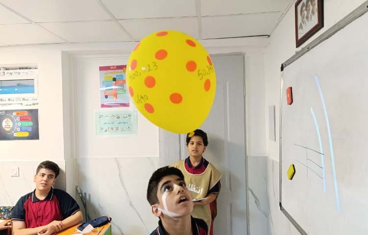 انجام فعالیت‌های کلاسی در زنگ Math 1