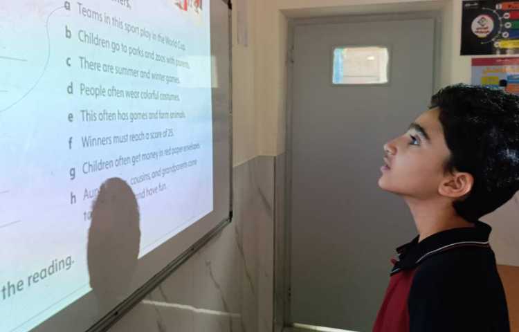 انجام فعالیت‌های گروهی و تمرین کتاب در زنگ General English 3
