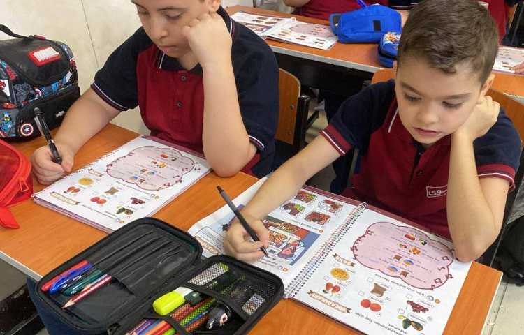 انجام فعالیت کتاب-زنگ زبان عمومی 3