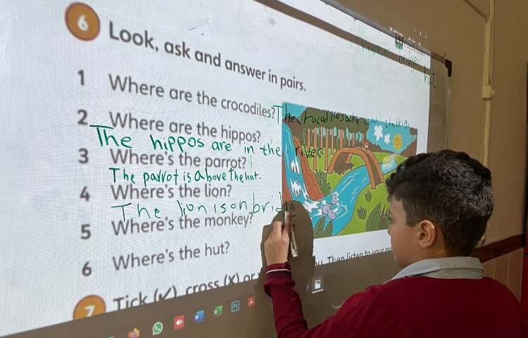 انجام فعالیت کتاب-زنگ زبان عمومی 4