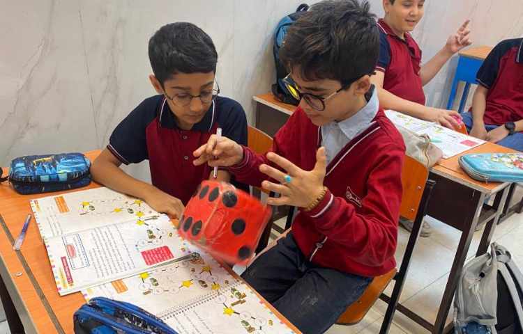 انجام فعالیت کتاب Math در قالب بازی