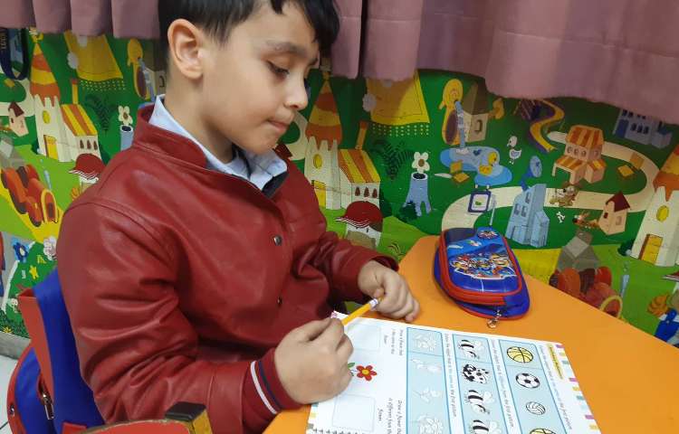 انجام فعالیت کتاب Math 2