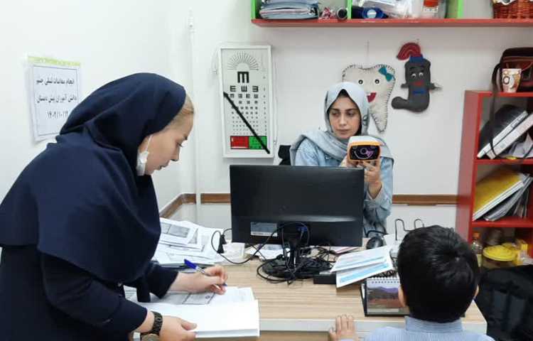 انجام معاینات تنبلی چشم دانش آموزان پیش دبستانی 6